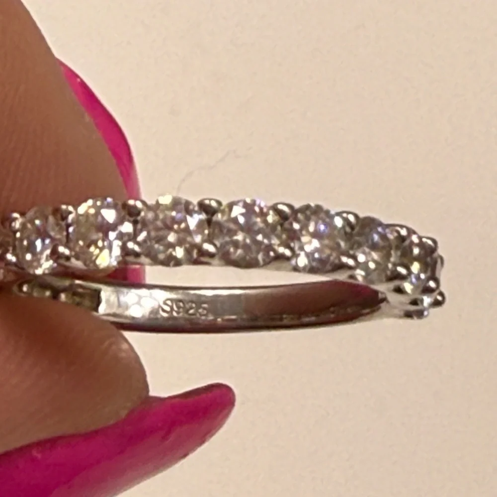 Kuololit Round Cut Diamond Moissanite Ring Sterling Silver S925 size 6
